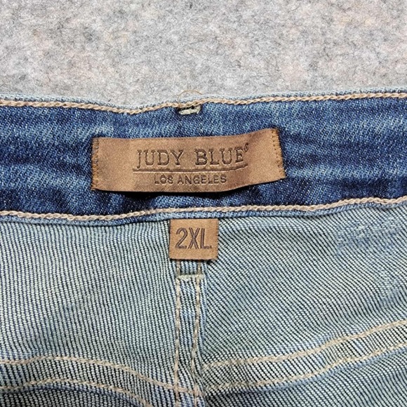 Judy Blue 2XL Dark Blue Distressed Denim Jean Shorts Plus Size NWT - Picture 4 of 7